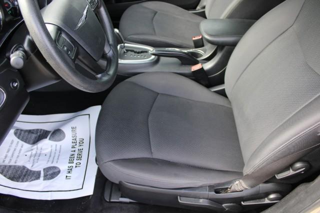Photo of 2014 Billet Silver Metallic Clearcoat Chrysler 200
