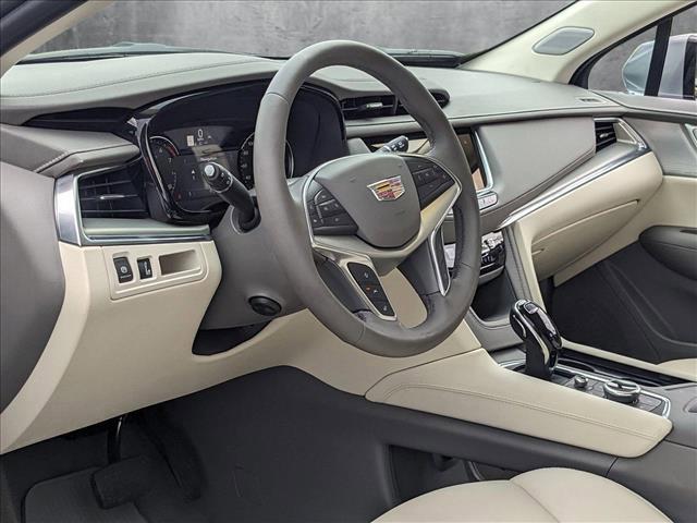 Photo of 2025 Argent Silver Metallic Cadillac XT5