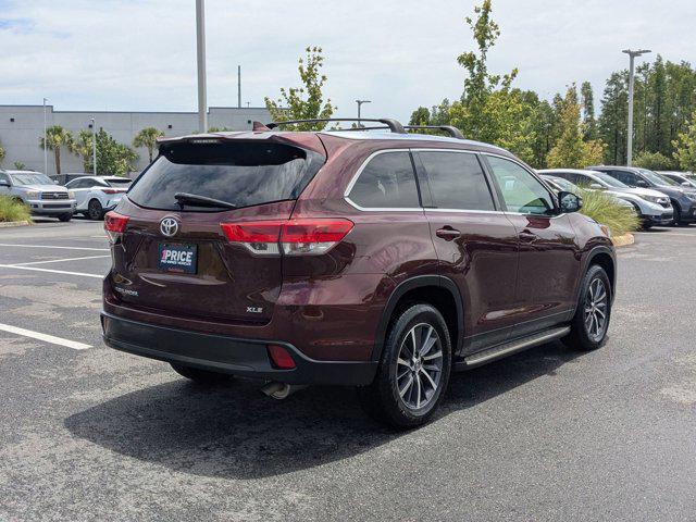 Photo of 2019 Ooh La La Rouge Mica Toyota Highlander