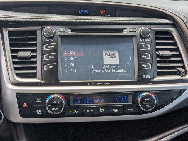 Photo of 2019 Ooh La La Rouge Mica Toyota Highlander