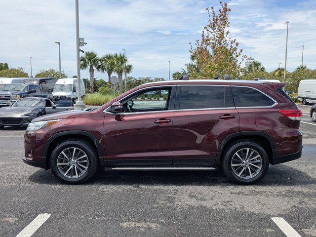 Photo of 2019 Ooh La La Rouge Mica Toyota Highlander