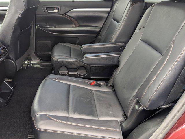 Photo of 2019 Ooh La La Rouge Mica Toyota Highlander