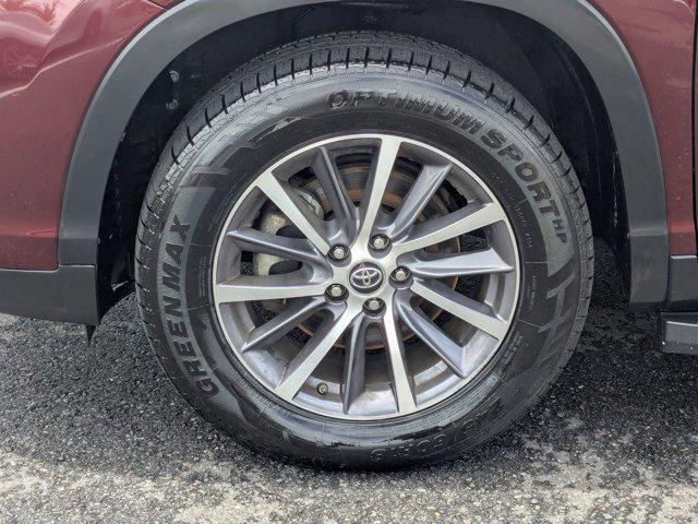 Photo of 2019 Ooh La La Rouge Mica Toyota Highlander