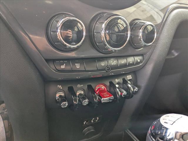 Photo of 2018 British Racing Green Metallic MINI Countryman