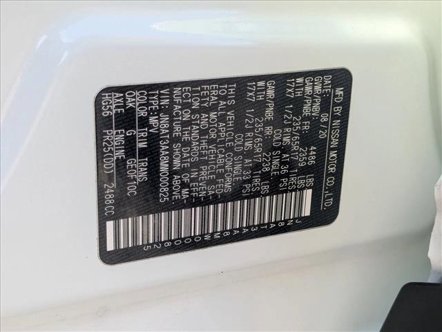 Photo of 2021 Glacier White Nissan Rogue