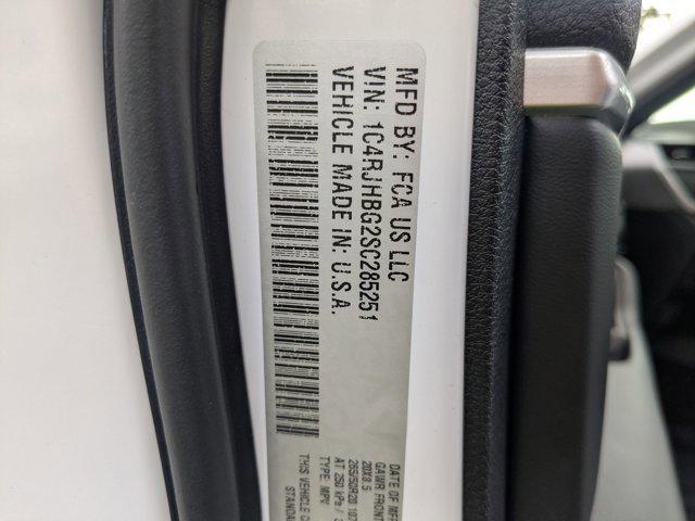 Photo of 2025 Bright White Clearcoat Jeep Grand Cherokee