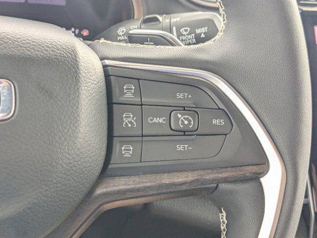 Photo of 2025 Bright White Clearcoat Jeep Grand Cherokee