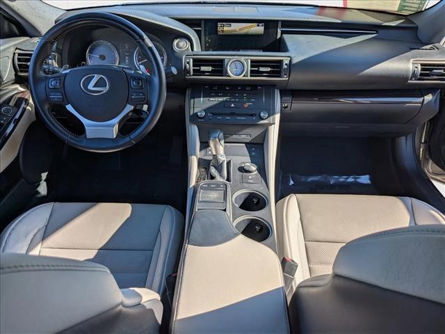 Photo of 2015 Atomic Silver Lexus RC 350