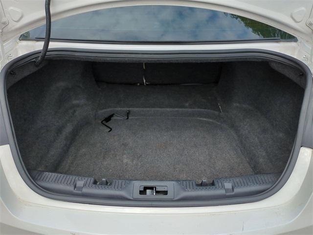 Photo of 2019 WHITE PLATINUM MET TRI-COAT Ford Taurus