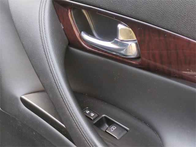 Photo of 2010 Platinum Graphite Metallic INFINITI EX35