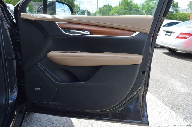 Photo of 2017 Gray Cadillac XT5