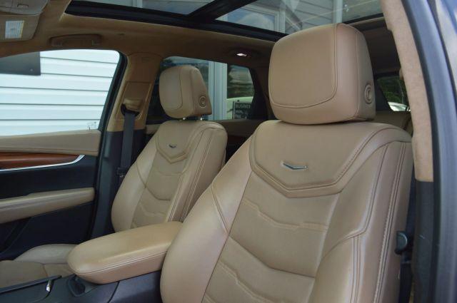 Photo of 2017 Gray Cadillac XT5