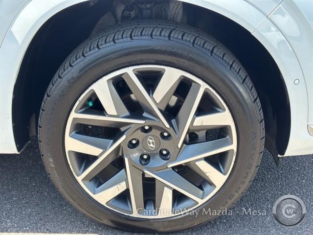 Photo of 2022 Quartz White Hyundai SANTA FE