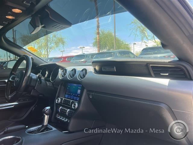 Photo of 2022 OXFORD WHITE Ford Mustang