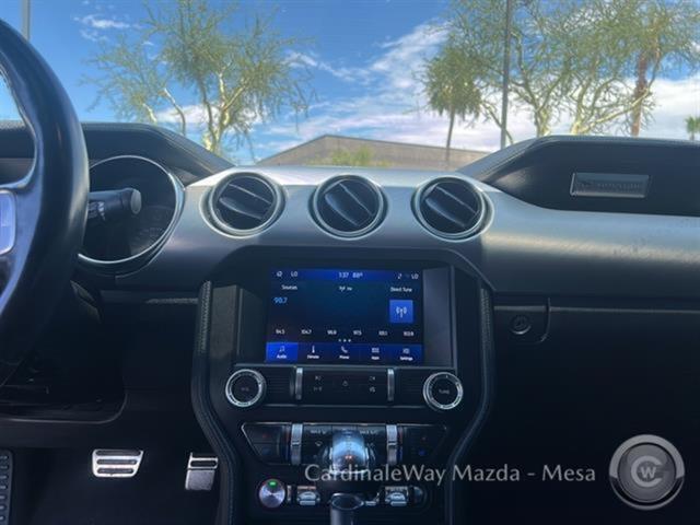Photo of 2022 OXFORD WHITE Ford Mustang