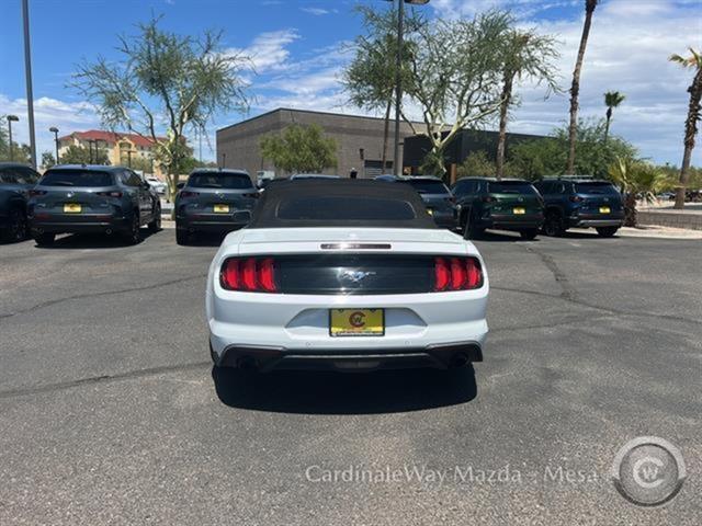 Photo of 2022 OXFORD WHITE Ford Mustang