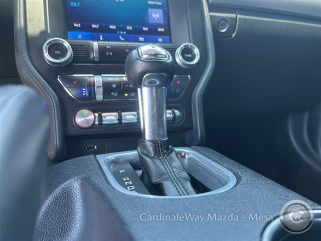 Photo of 2022 OXFORD WHITE Ford Mustang