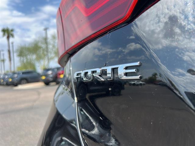 Photo of 2021 Aurora Black Kia Forte
