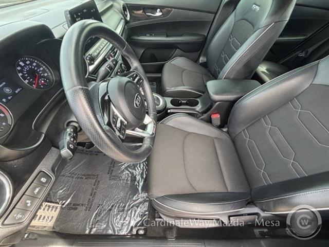 Photo of 2021 Aurora Black Kia Forte