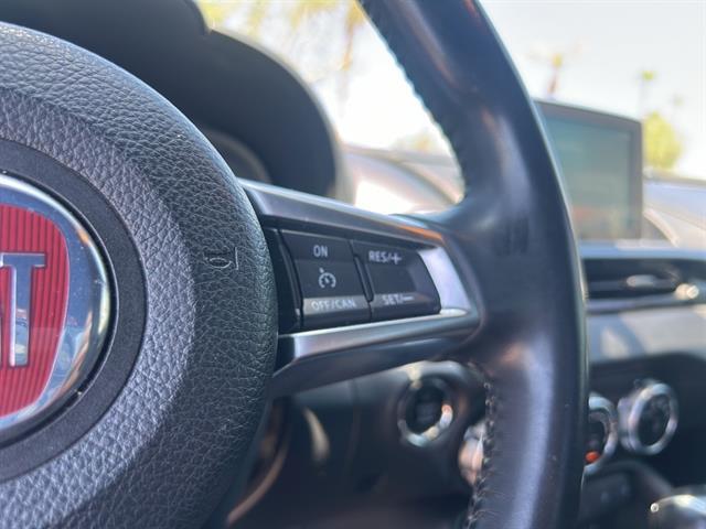 Photo of 2018 Hypnotique Red FIAT 124 Spider