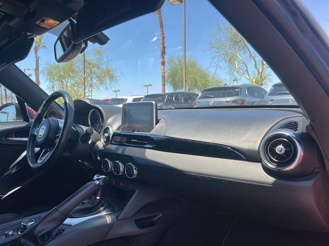 Photo of 2018 Hypnotique Red FIAT 124 Spider