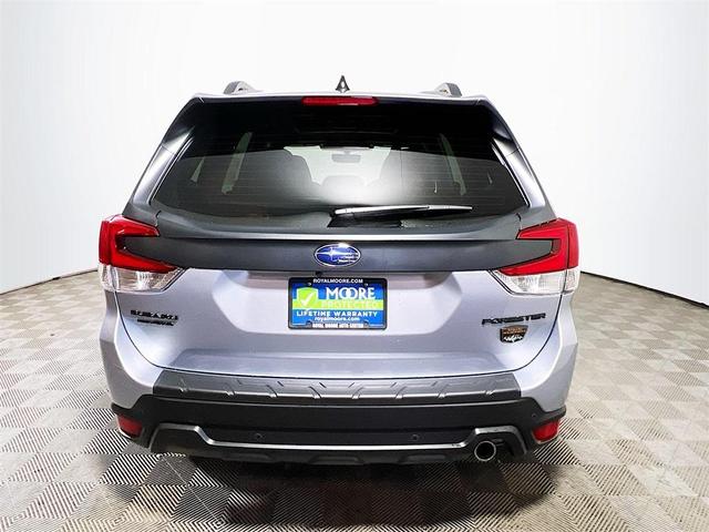 Photo of 2025 Ice Silver Metallic Subaru Forester