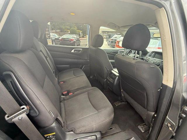 Photo of 2020 Gun Metallic Nissan Pathfinder
