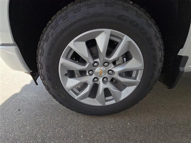 Photo of 2025 Summit White Chevrolet Silverado 1500