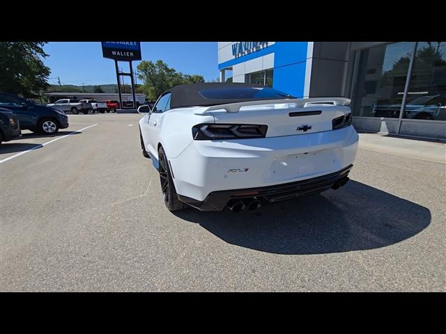 Photo of 2018 Summit White Chevrolet Camaro