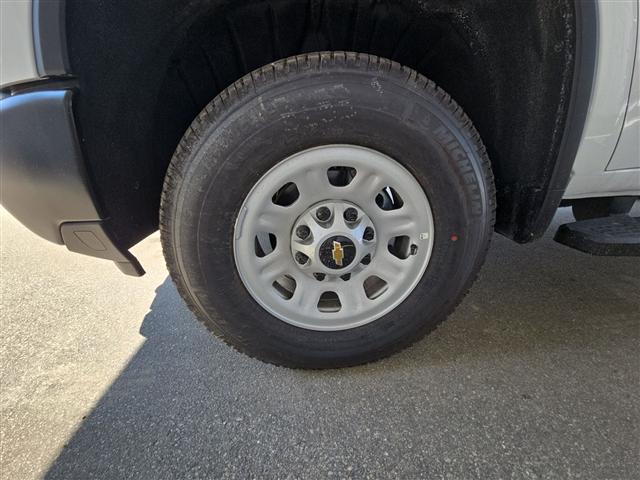 Photo of 2025 Summit White Chevrolet Silverado 2500