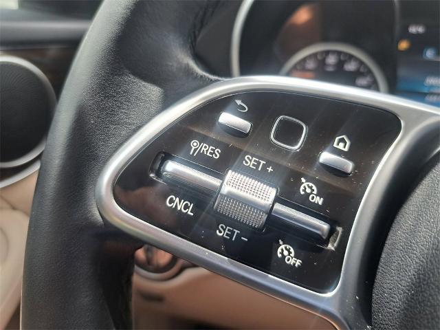 Photo of 2021 Polar White Mercedes-Benz GLC 300