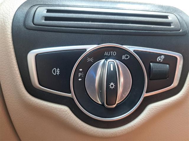 Photo of 2021 Polar White Mercedes-Benz GLC 300