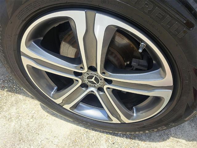 Photo of 2021 Polar White Mercedes-Benz GLC 300
