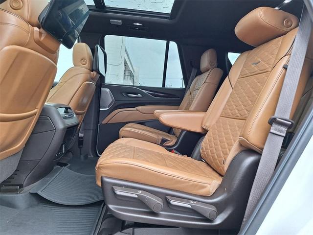 Photo of 2021 Crystal White Tri-Coat Cadillac Escalade