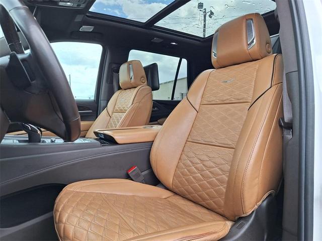 Photo of 2021 Crystal White Tri-Coat Cadillac Escalade