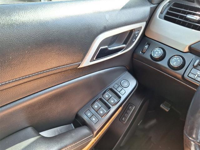 Photo of 2016 Onyx Black GMC Yukon XL