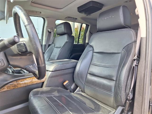 Photo of 2016 Onyx Black GMC Yukon XL