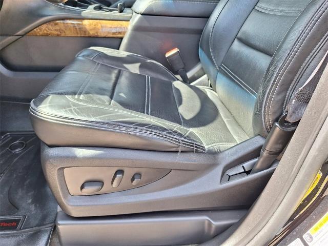 Photo of 2016 Onyx Black GMC Yukon XL