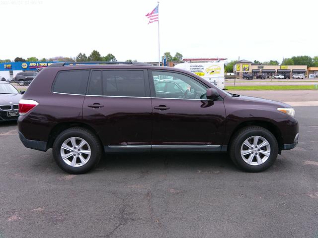 Photo of 2011 BURGUNDY Toyota Highlander