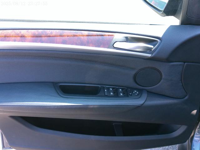 Photo of 2011 GRAY BMW X5