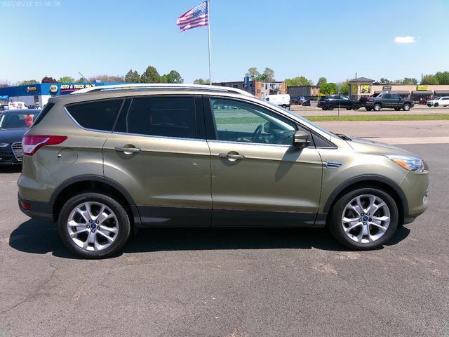 Photo of 2014 GREEN Ford Escape