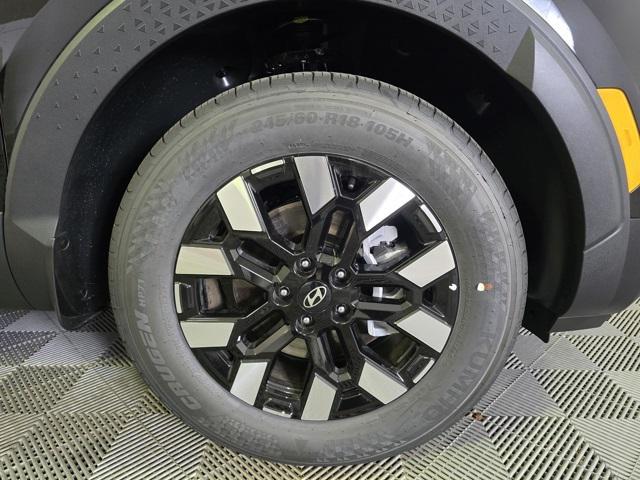 Photo of 2025 Phantom Black Hyundai SANTA CRUZ