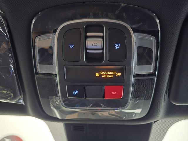 Photo of 2025 Phantom Black Hyundai SANTA CRUZ