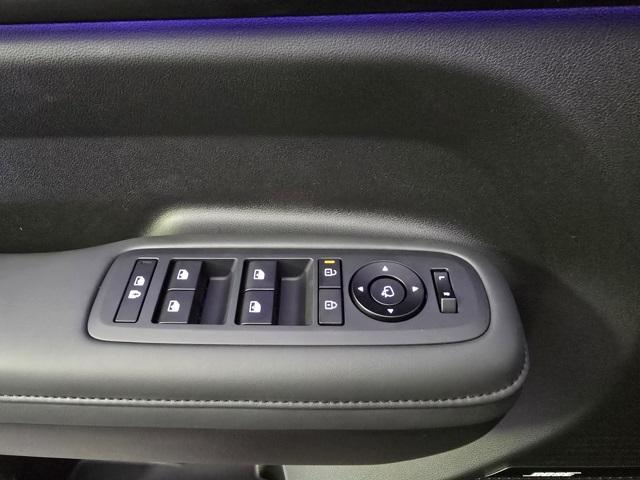 Photo of 2025 Phantom Black Hyundai SANTA FE HEV