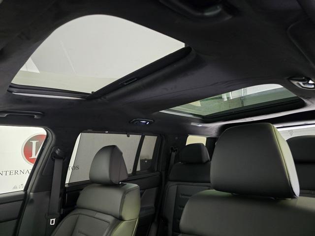 Photo of 2025 Phantom Black Hyundai SANTA FE HEV