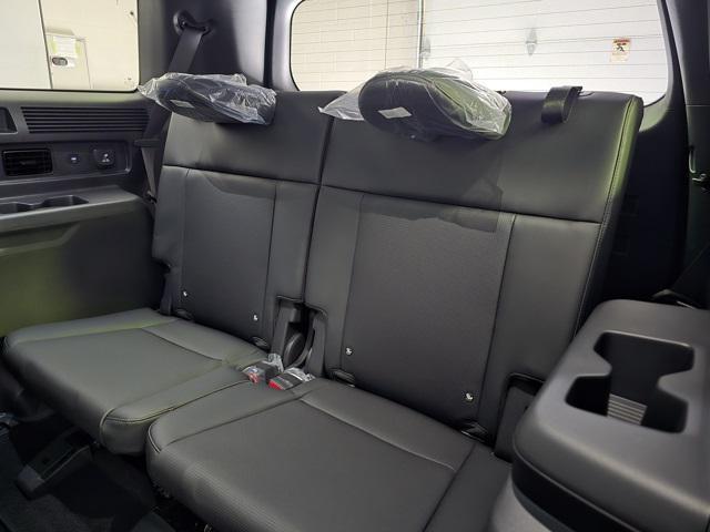 Photo of 2025 Phantom Black Hyundai SANTA FE HEV