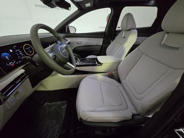 Photo of 2025 Phantom Black Hyundai TUCSON