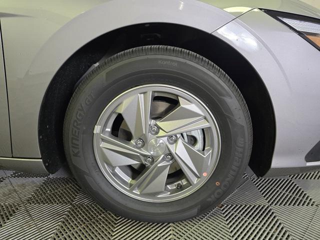 Photo of 2025 Fluid Metal Hyundai ELANTRA