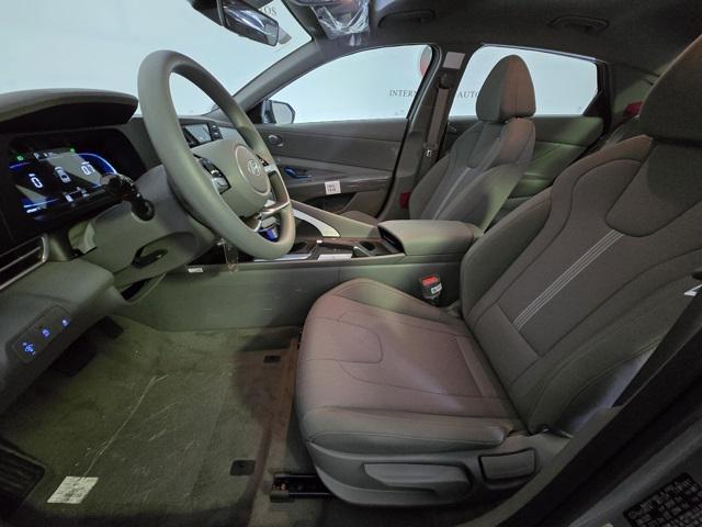 Photo of 2025 Fluid Metal Hyundai ELANTRA