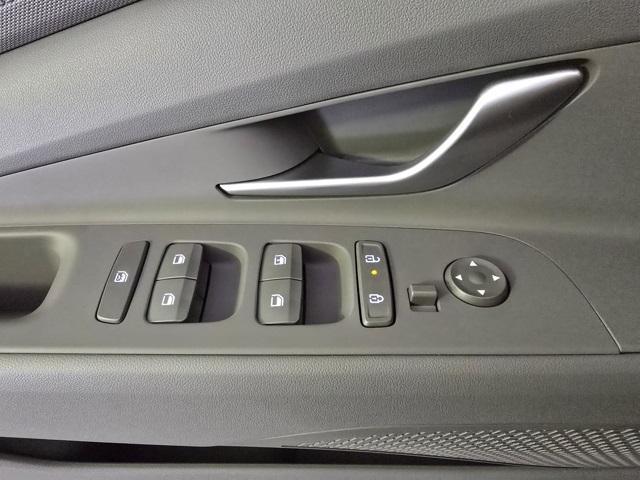 Photo of 2025 Fluid Metal Hyundai ELANTRA
